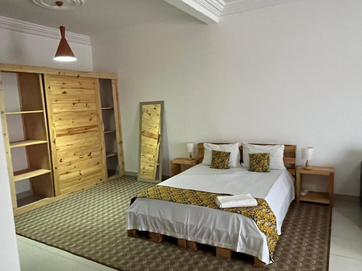Les 5 Lanternes By Clara Bed & Breakfast Dakar Dış mekan fotoğraf