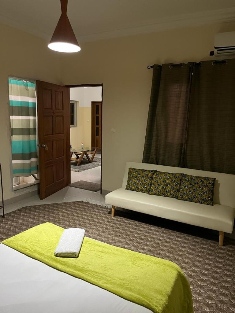 Les 5 Lanternes By Clara Bed & Breakfast Dakar Dış mekan fotoğraf
